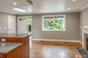 10923 NE 120th St, Kirkland, WA 98034 - Photo 5