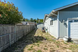1552 Thompson Dr, Camano Island, WA 98282 - Photo 25
