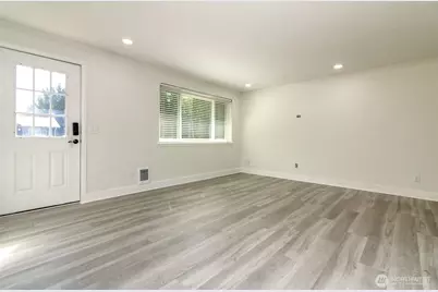 24410 Terrace Pl, Black Diamond, WA 98010 - Photo 9