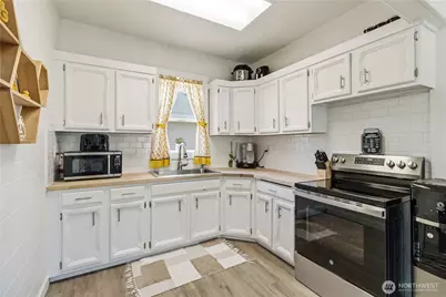 704 Columbia Street, Kelso, WA 98626 - Photo 9
