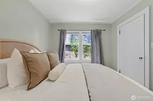 2634 Franklin Ave E, Seattle, WA 98102 - Photo 5