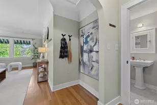 2634 Franklin Ave E, Seattle, WA 98102 - Photo 3