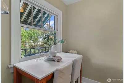 2634 Franklin Avenue E #202, Seattle, WA 98102 - Photo 17
