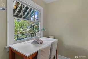 2634 Franklin Ave E, Seattle, WA 98102 - Photo 17