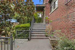 2634 Franklin Ave E, Seattle, WA 98102 - Photo 27