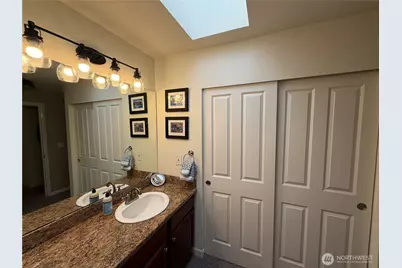2760 76th Avenue SE #302, Mercer Island, WA 98040 - Photo 5