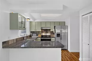 7825 Highland Dr, Everett, WA 98203 - Photo 11