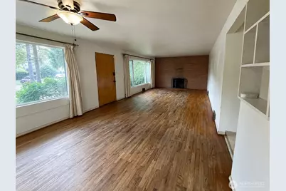 409 106th St S, Tacoma, WA 98444 - Photo 3