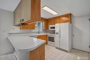 19827 11th Ave NW, Shoreline, WA 98177 - Photo 7