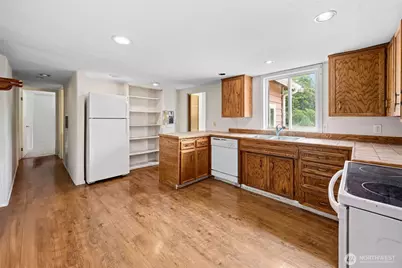 12812 Ridge Circle E, Bonney Lake, WA 98391 - Photo 13