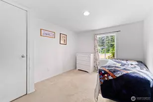 12812 Ridge Cir E, Bonney Lake, WA 98391 - Photo 23