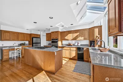 15302 61st Place NE, Kenmore, WA 98028 - Photo 9