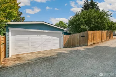 3421 10th Avenue W, Seattle, WA 98119 - Photo 37