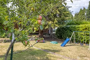 220 W 11th St, Port Angeles, WA 98362 - Photo 31