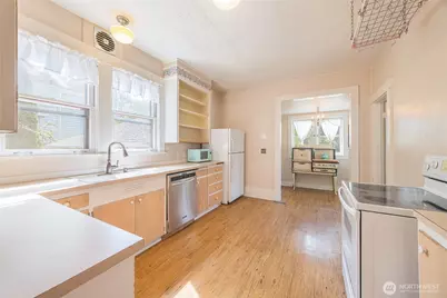 220 W 11th Street, Port Angeles, WA 98362 - Photo 13