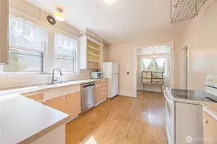 220 W 11th St, Port Angeles, WA 98362 - Photo 13