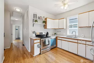 1110 S Bennett Street, Seattle, WA 98108 - Photo 15