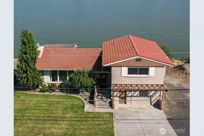 1345 W Lakeside Drive, Moses Lake, WA 98837 - Photo 1