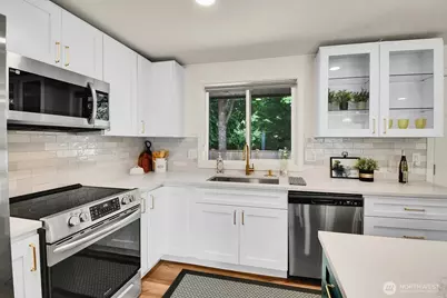 4221 108th Street SE, Everett, WA 98208 - Photo 9