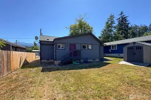 1031 W Glenwood St, Port Angeles, WA 98363 - Photo 35