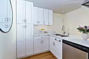 1300 University St, Seattle, WA 98101 - Photo 11
