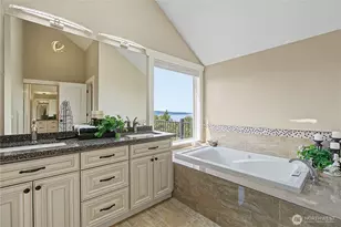 10010 76th St SW, Lakewood, WA 98498 - Photo 9