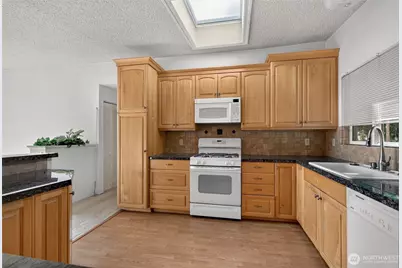 609 168th Avenue NE, Bellevue, WA 98008 - Photo 9