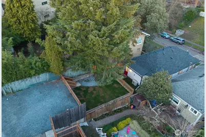 1927 42nd Avenue SW, Seattle, WA 98116 - Photo 5