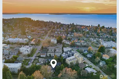 1927 42nd Avenue SW, Seattle, WA 98116 - Photo 3