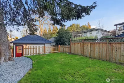 1927 42nd Avenue SW, Seattle, WA 98116 - Photo 9