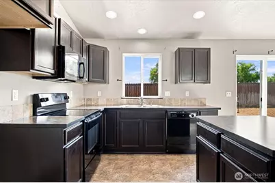 462 E 15th Place, Kennewick, WA 99337 - Photo 9