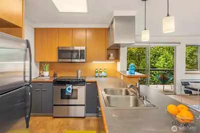 732 11th Avenue E #301, Seattle, WA 98102 - Photo 9