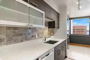 2100 3rd Ave, Seattle, WA 98121 - Photo 9