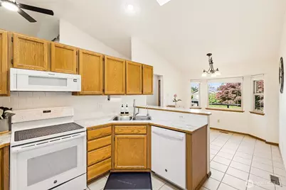 19808 137th Avenue SE, Renton, WA 98058 - Photo 13