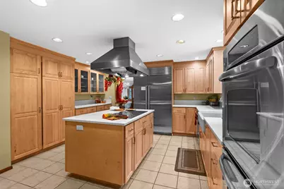 25235 SE Mirrormont Drive, Issaquah, WA 98027 - Photo 11