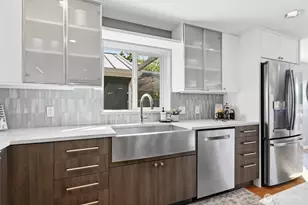 10233 44th Ave SW, Seattle, WA 98146 - Photo 7
