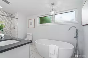 10233 44th Ave SW, Seattle, WA 98146 - Photo 21
