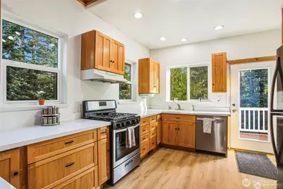 330 Keechelus Drive, Snoqualmie Pass, WA 98068 - Photo 5