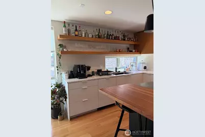 105 NE 40th Street, Seattle, WA 98105 - Photo 5
