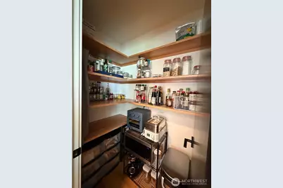 105 NE 40th Street, Seattle, WA 98105 - Photo 9