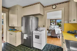 9035 11th Ave NW, Seattle, WA 98117 - Photo 11