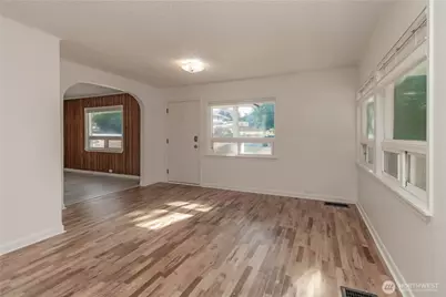 13057 10th Avenue S, Seattle, WA 98168 - Photo 11