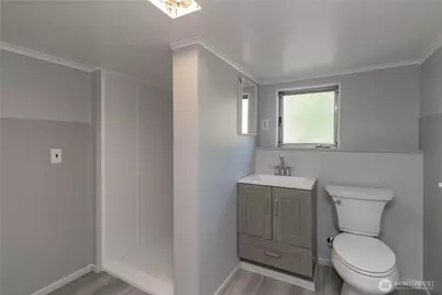 13057 10th Avenue S, Seattle, WA 98168 - Photo 17