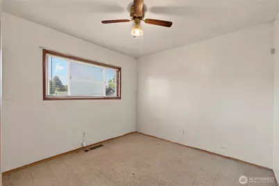 1323 E 56th Street, Tacoma, WA 98404 - Photo 11