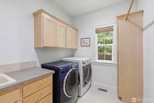 506 Azalea Ave NE, Bainbridge Island, WA 98110 - Photo 15
