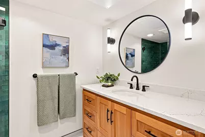 4117 Eastern Avenue N, Seattle, WA 98103 - Photo 25