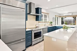 4117 Eastern Ave N, Seattle, WA 98103 - Photo 11