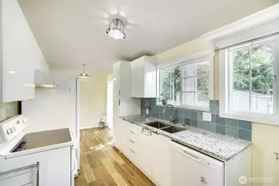 3707 SW 105th Street, Seattle, WA 98146 - Photo 11