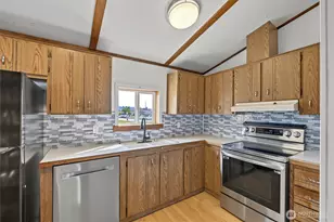 1810 N 33rd Pl, Mount Vernon, WA 98273 - Photo 7