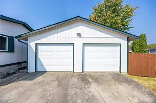 1810 N 33rd Pl, Mount Vernon, WA 98273 - Photo 3